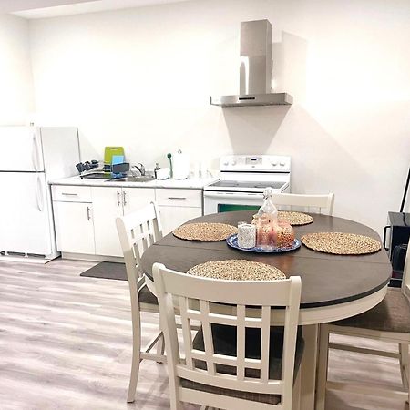 Scarborough New 2-Bedroom Basement 토론토 외부 사진