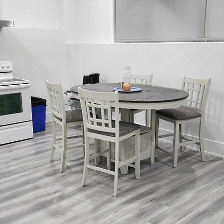 Scarborough New 2-Bedroom Basement 토론토 외부 사진