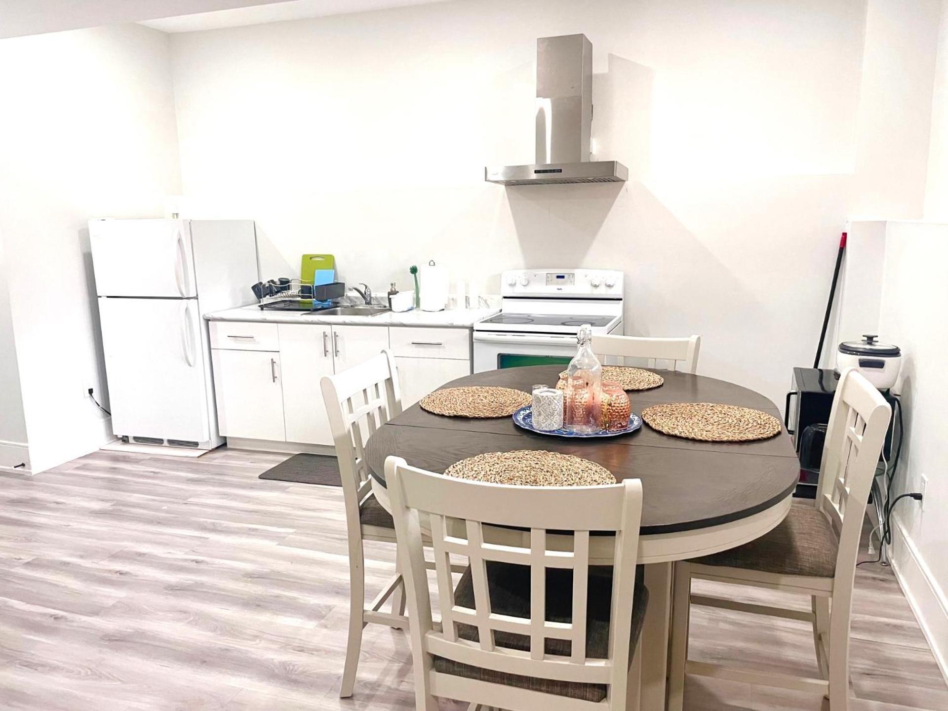 Scarborough New 2-Bedroom Basement 토론토 외부 사진